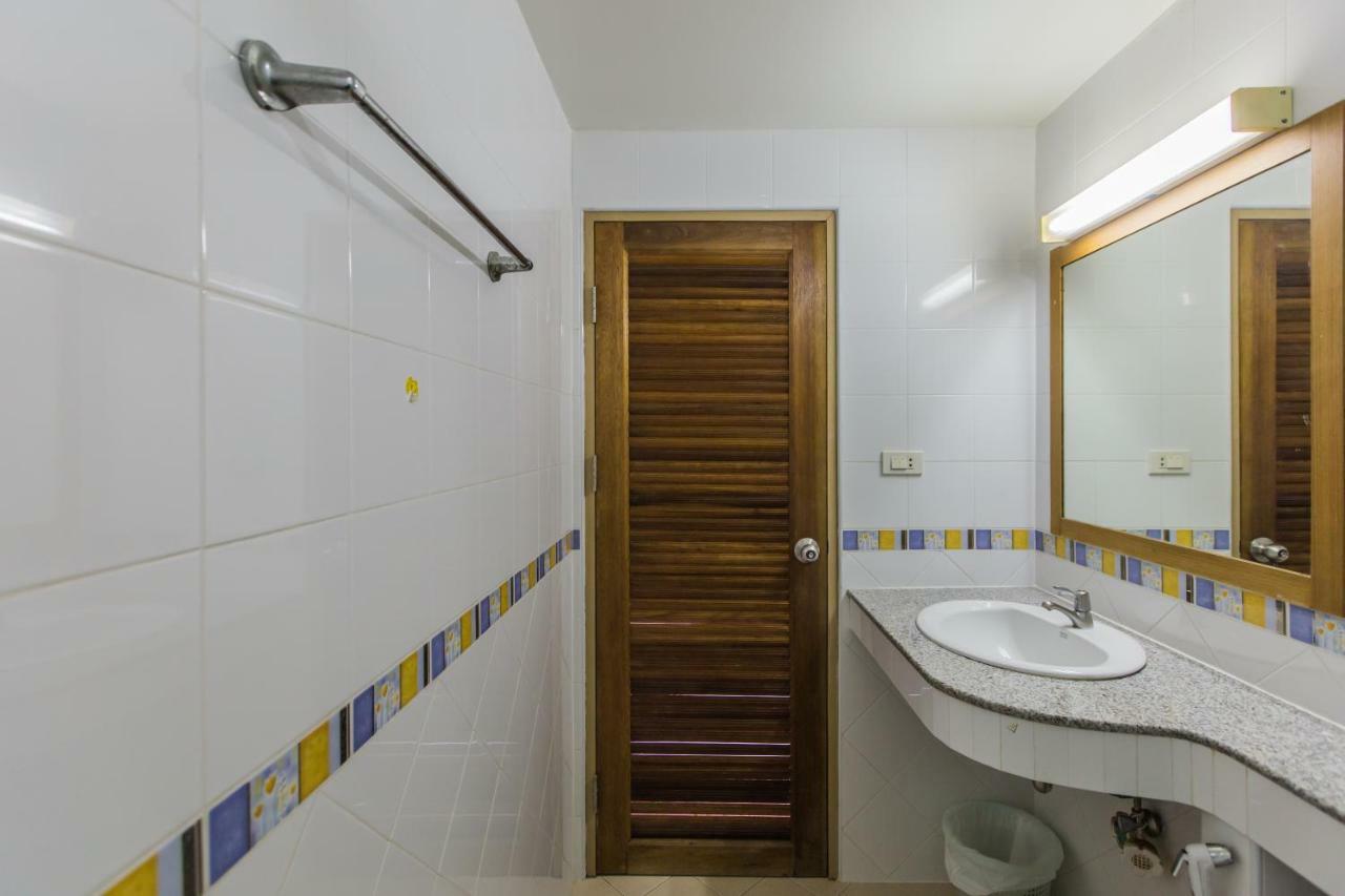 Chongko Guesthouse Phuket Zewnętrze zdjęcie
