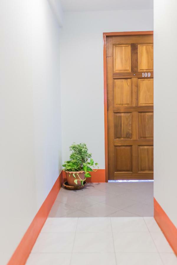Chongko Guesthouse Phuket Zewnętrze zdjęcie
